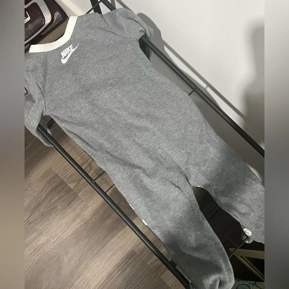 Nike Sleeper Size 6 Months
